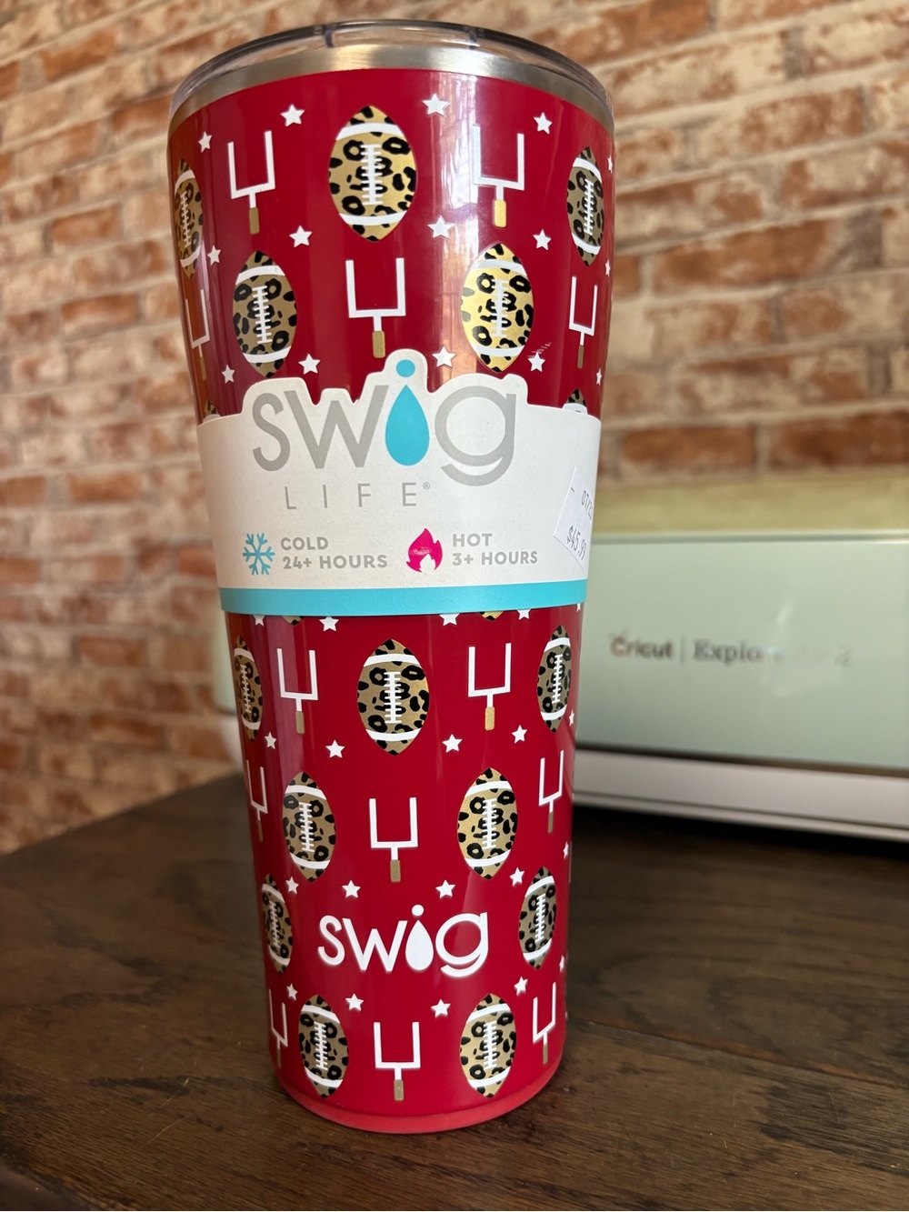 Swig 32oz  Touchdown Crimson Football Pattern Insulated Tumbler